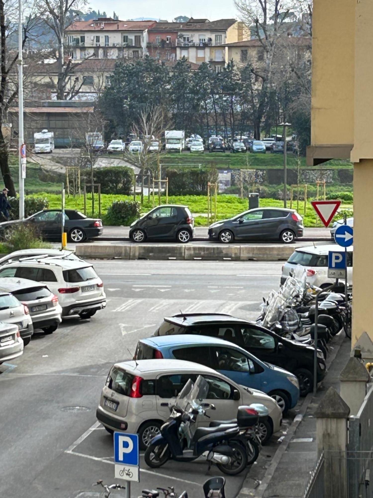 Casa Di Giotto- Firenze- Spaziosa- Vicina Al Centro Buitenkant foto